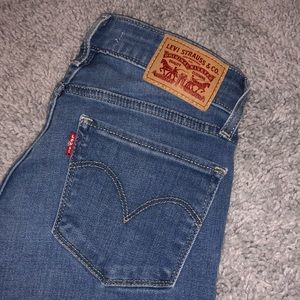 LEVI 711 skinny jeans!